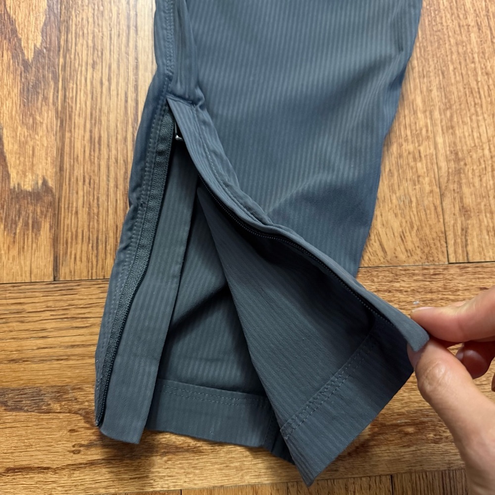 Lululemon Surge Joggers in gray stripes size M - Picture 5 of 16